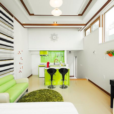 Sea & Pine Pension Namhae Esterno foto